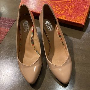 Women’s size 8 light beige patent leather, 2 inch heel